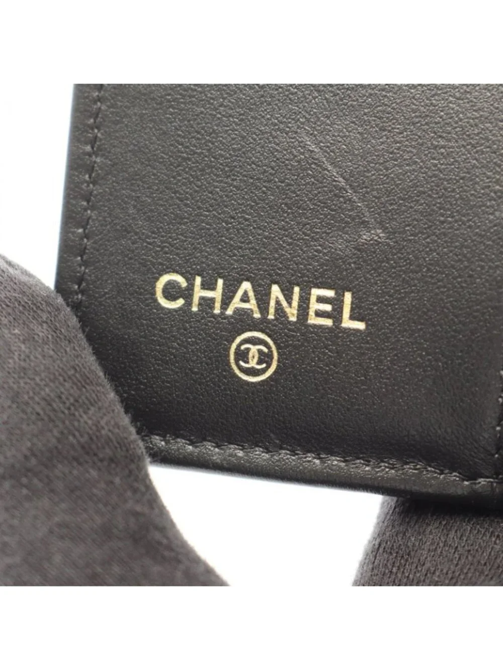 Chanel slight signs